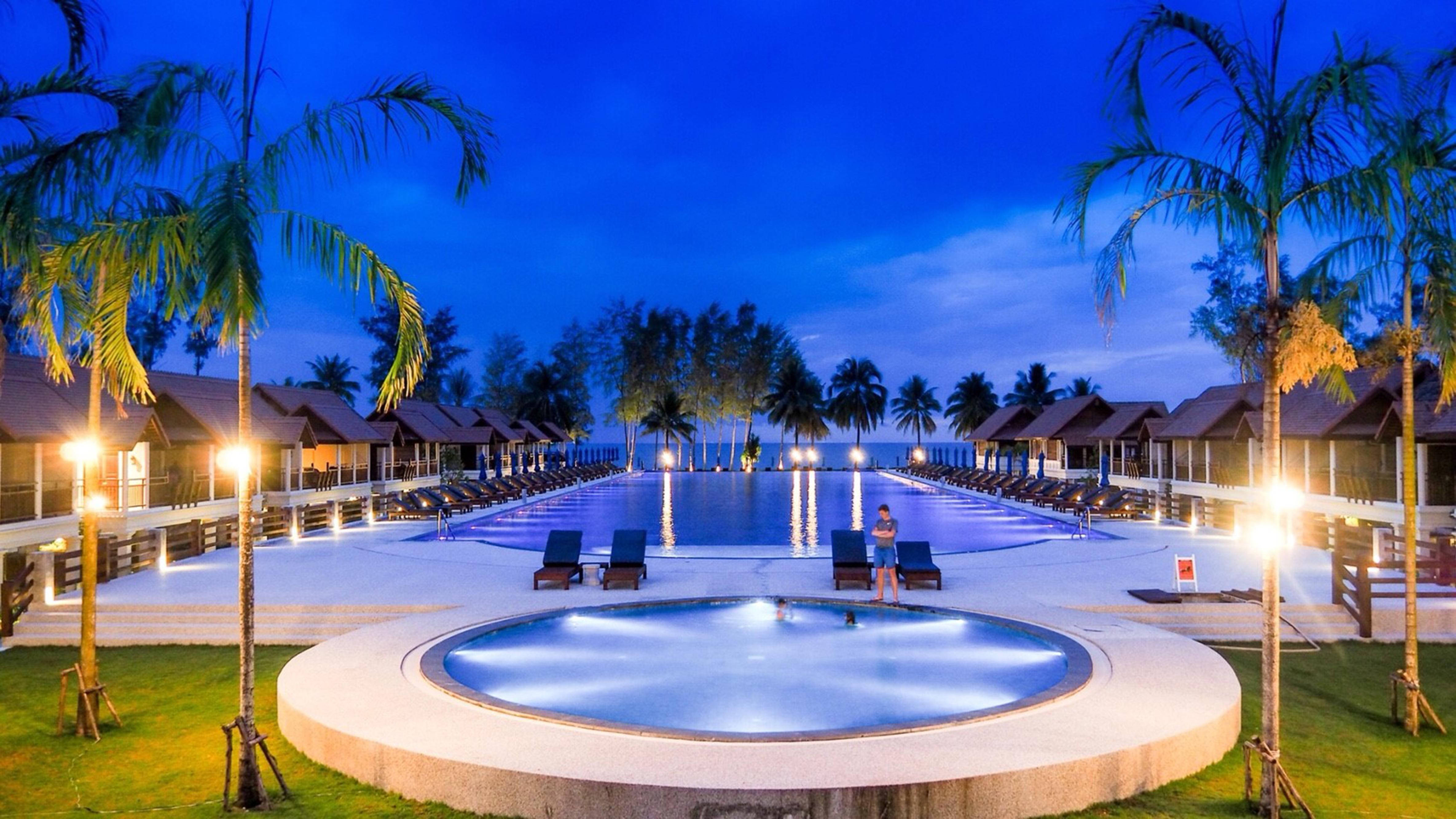 Le Menara Khao Lak Exterior foto