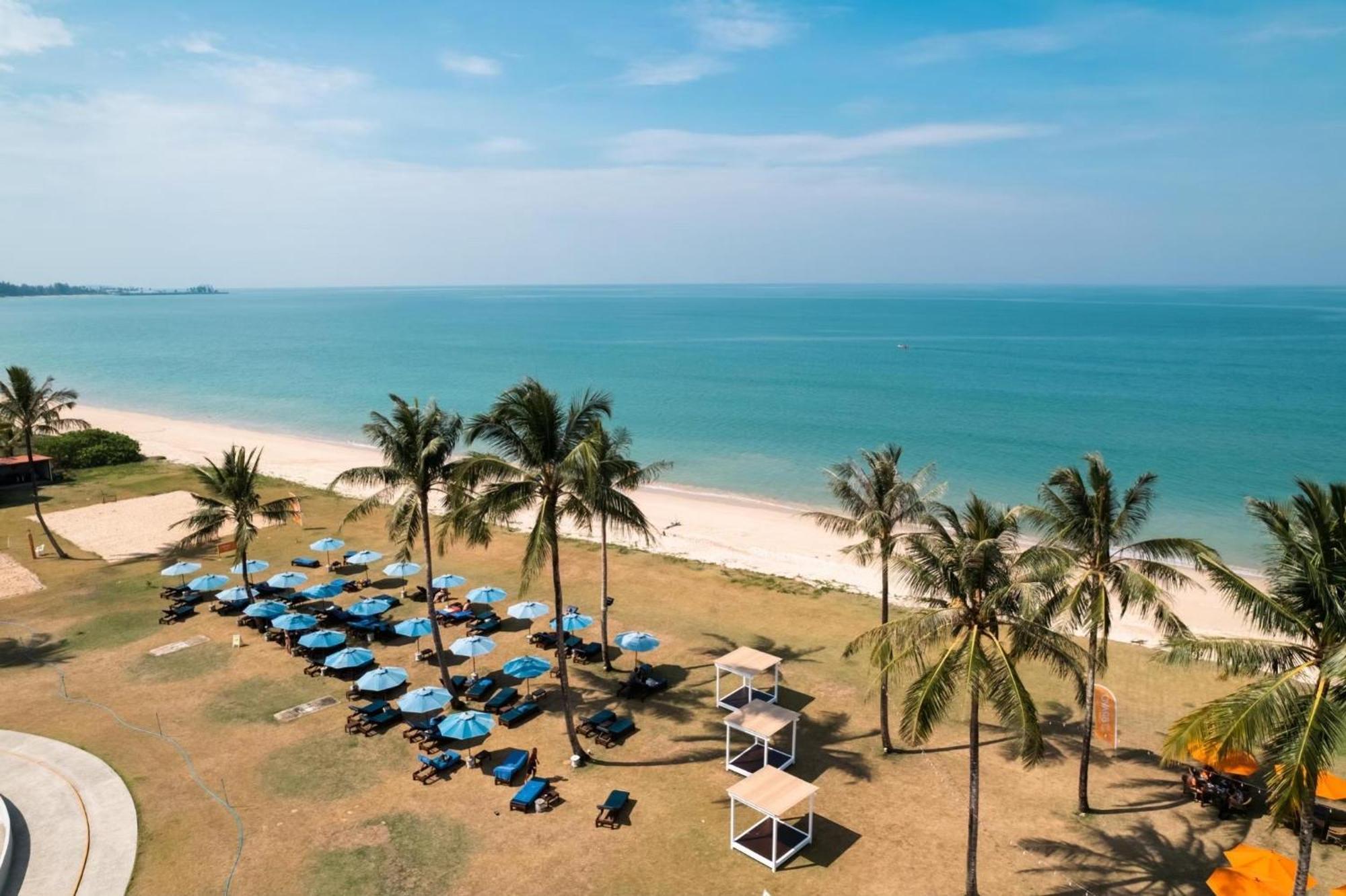 Le Menara Khao Lak Exterior foto