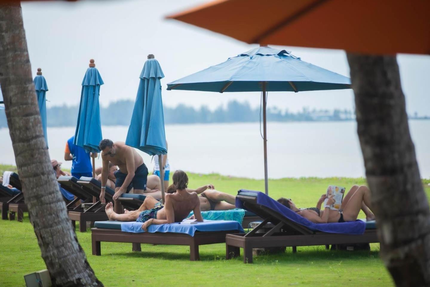 Le Menara Khao Lak Exterior foto